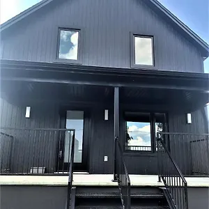 Clifton Hill Luxury Holiday home